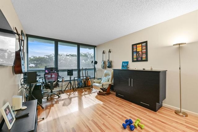 5951 Wellesley Park Drive Apt 702, Boca Raton, FL 33433