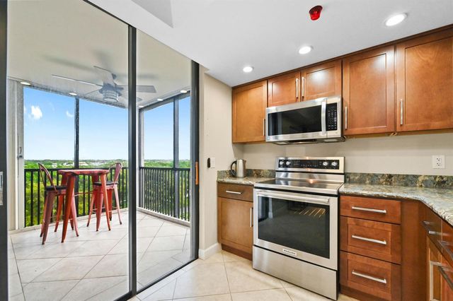 5951 Wellesley Park Drive Apt 702, Boca Raton, FL 33433