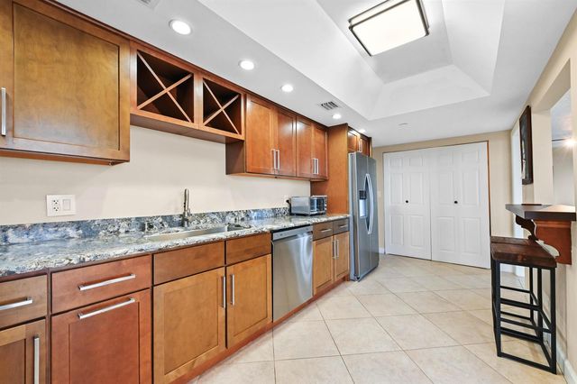 5951 Wellesley Park Drive Apt 702, Boca Raton, FL 33433