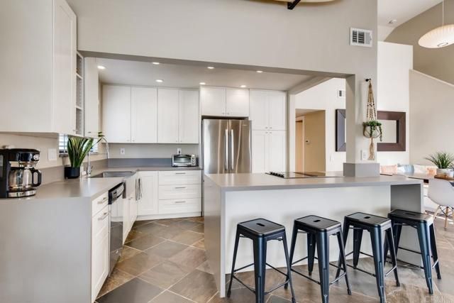 536 Via De La Valle A, Solana Beach, CA 92075