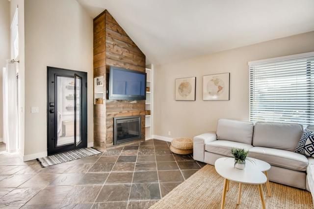 536 Via De La Valle A, Solana Beach, CA 92075