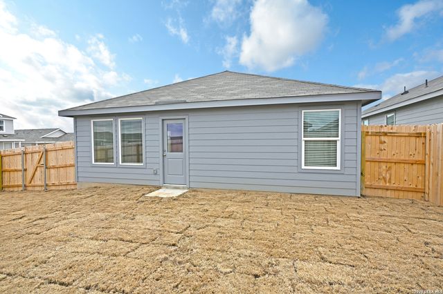 1502 Tiptop, New Braunfels, TX 78130