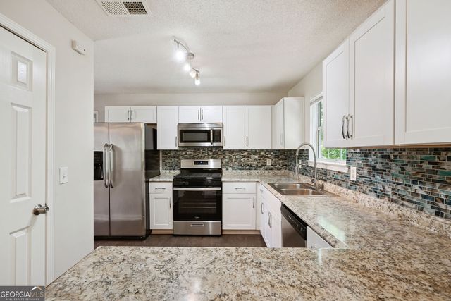 3836 Riverview Bend, Ellenwood, GA 30294