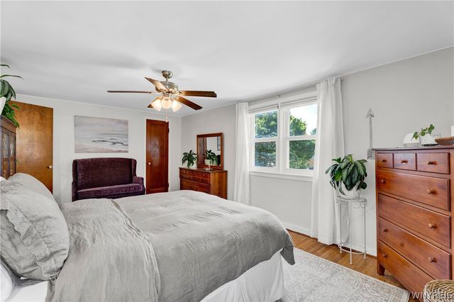 186 Ridgewood Dr, Amherst, NY 14226