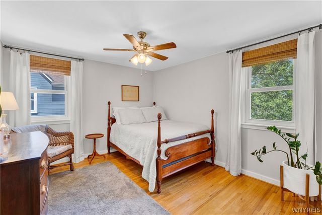186 Ridgewood Dr, Amherst, NY 14226