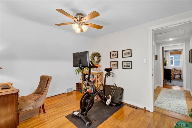 186 Ridgewood Dr, Amherst, NY 14226