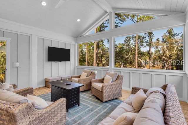 26 Pilot Point Rd, Ridgeland, SC 29936