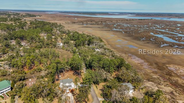 26 Pilot Point Rd, Ridgeland, SC 29936