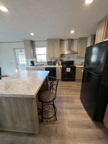 741 Stone Road, Benton, TN 37307