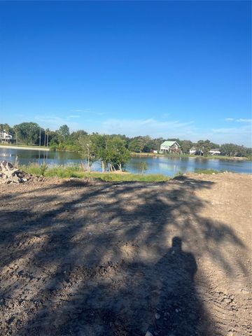211 Riverside Street, Highlands, TX 77562