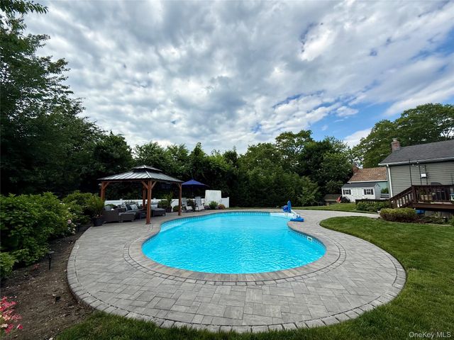 15 Crane Neck Drive, Sound Beach, NY 11789