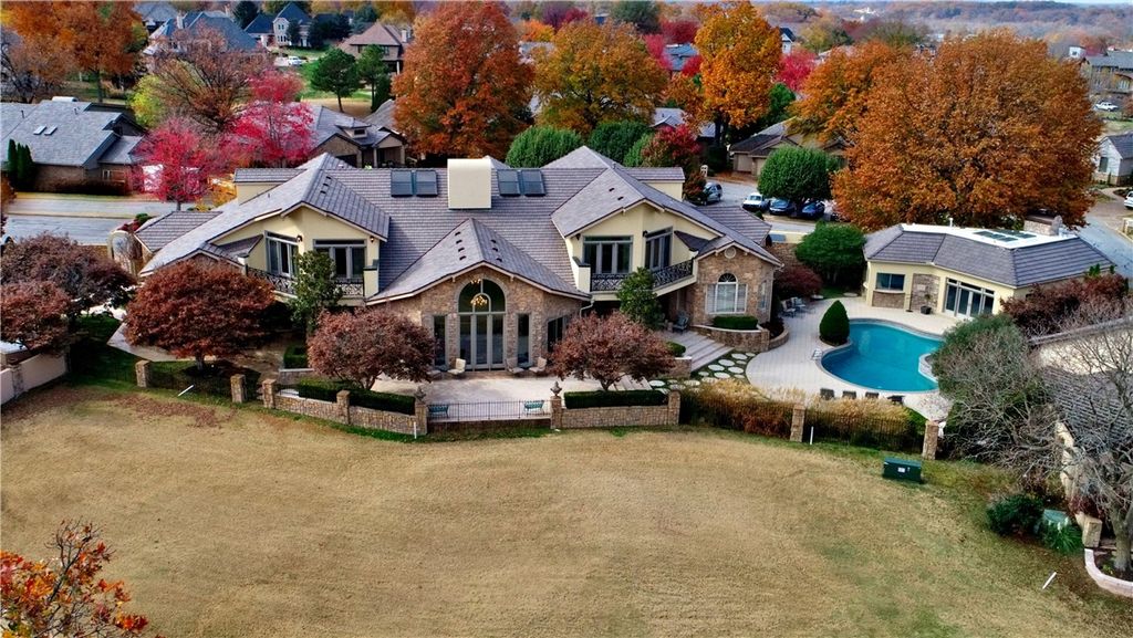 9 S Clubhouse Drive, Rogers, AR 72758