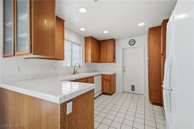 5449 Geneive Lane 102, Las Vegas, NV 89108