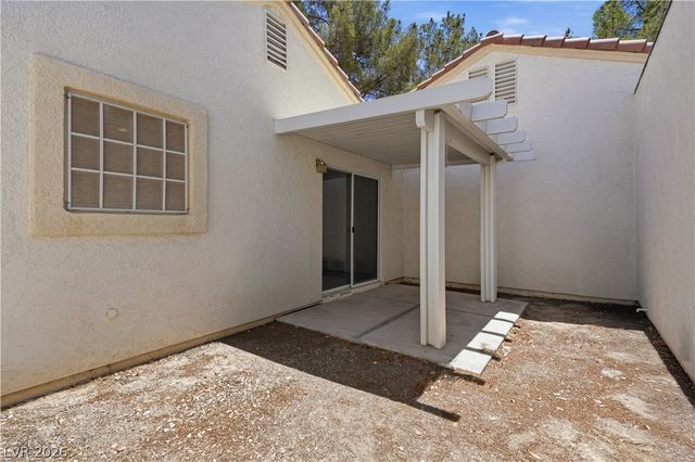 5449 Geneive Lane 102, Las Vegas, NV 89108