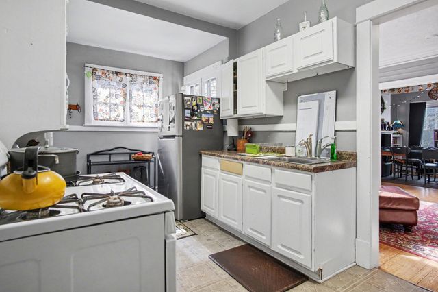 606 Fairview Avenue NE, Grand Rapids, MI 49503