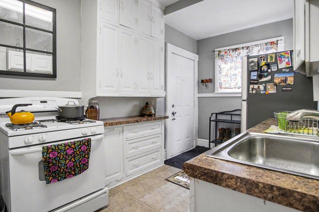 606 Fairview Avenue NE, Grand Rapids, MI 49503