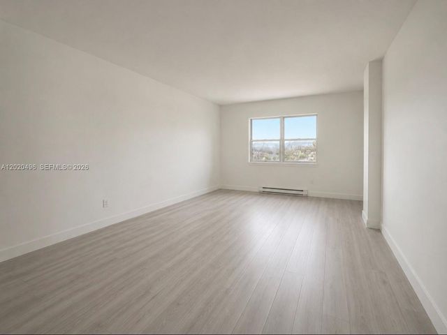 400 Kings Point Dr 811, Sunny Isles Beach, FL 33160