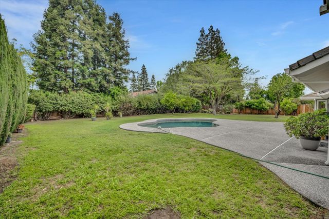 455 Loma Verde Dr, Tracy, CA 95376