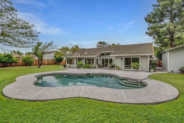 455 Loma Verde Dr, Tracy, CA 95376