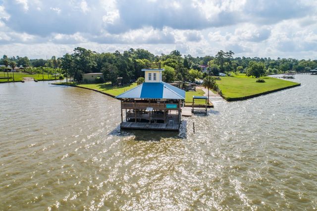 103 Page Lane, Houston, TX 77336