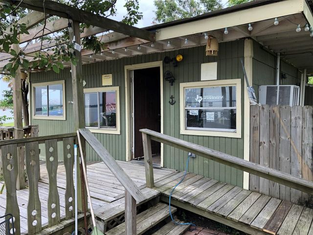 103 Page Lane, Houston, TX 77336