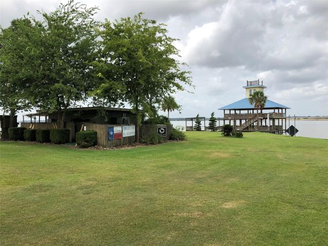 103 Page Lane, Houston, TX 77336