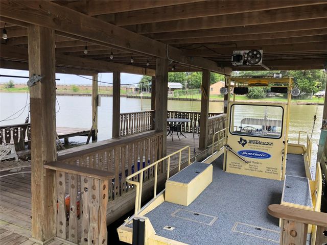 103 Page Lane, Houston, TX 77336