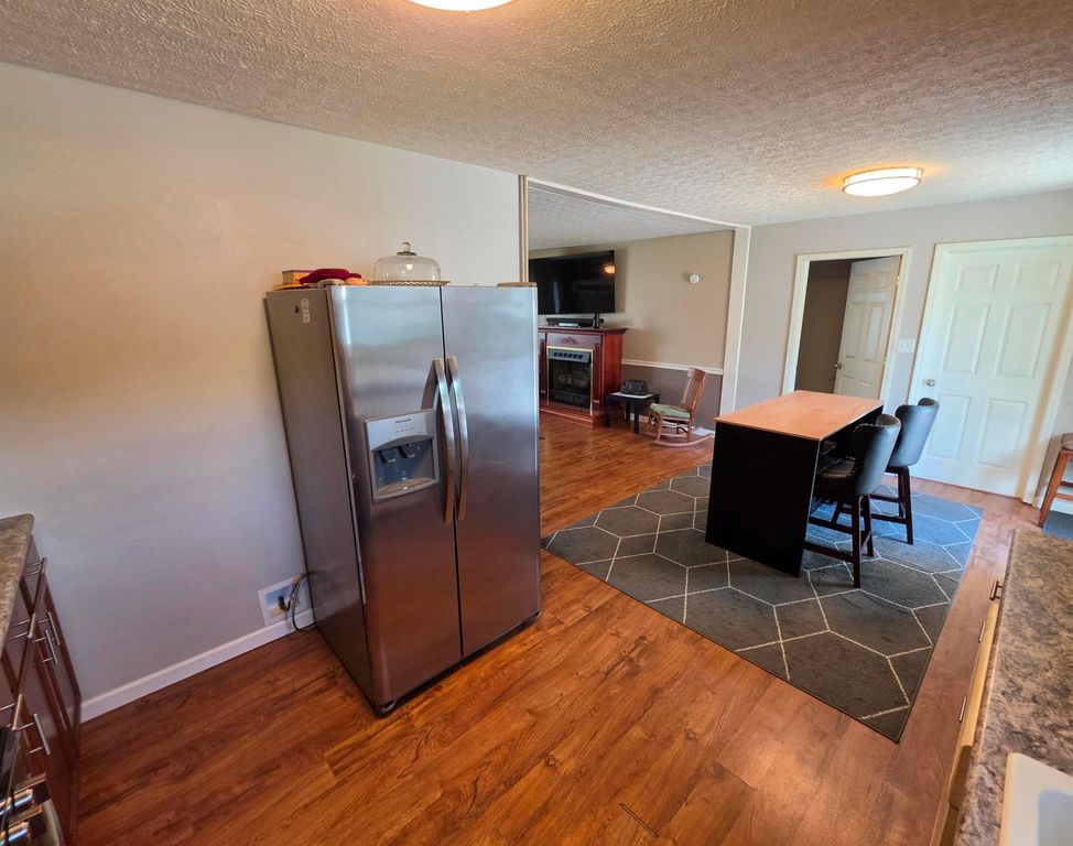 Image 13 of property listing at 346 Woodland Drive, Salem, IL 62881