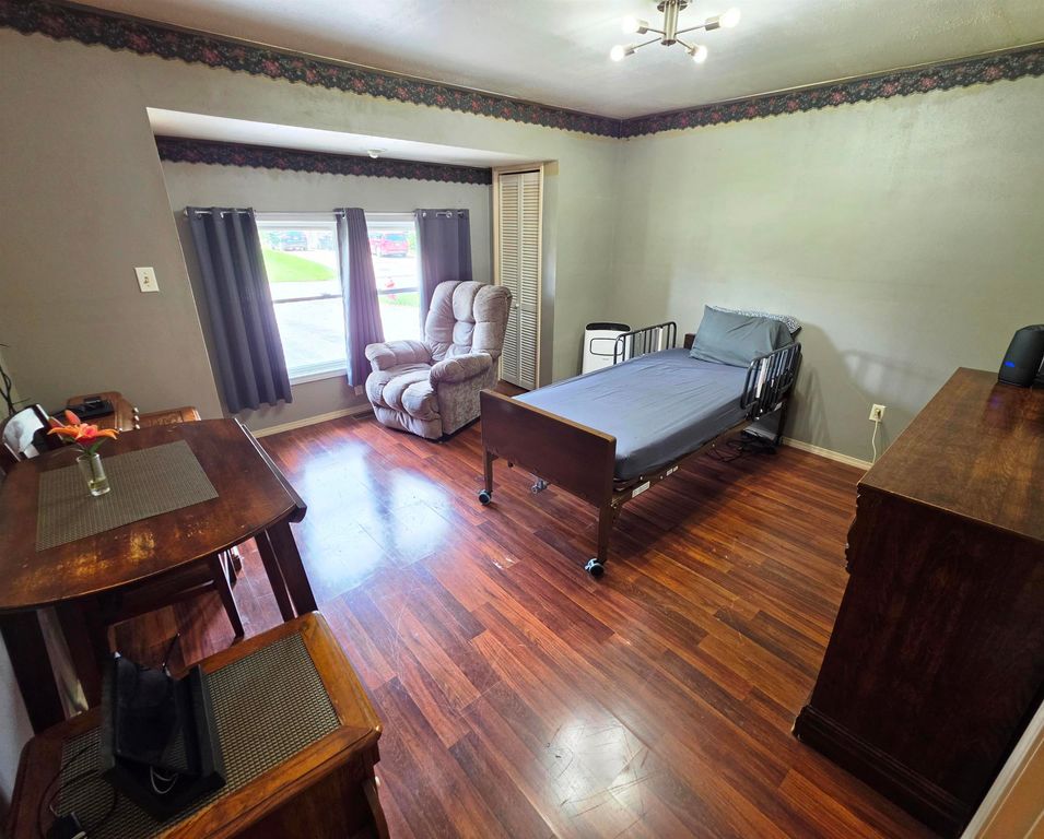 Image 14 of property listing at 346 Woodland Drive, Salem, IL 62881