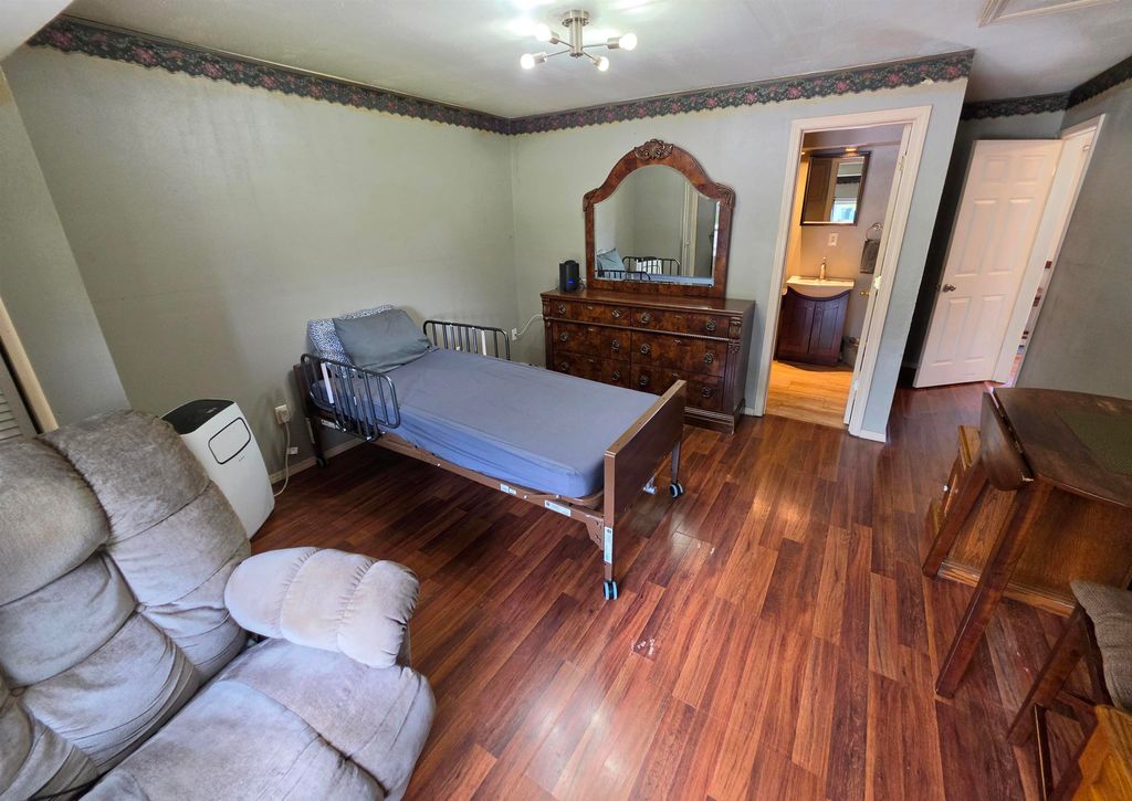 Image 16 of property listing at 346 Woodland Drive, Salem, IL 62881