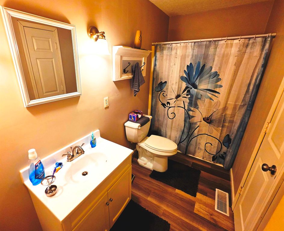 Image 26 of property listing at 346 Woodland Drive, Salem, IL 62881