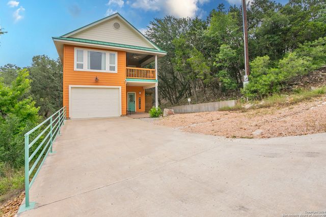 1024 SUMMIT BLF, Canyon Lake, TX 78133