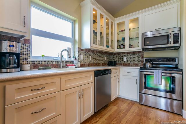 1024 SUMMIT BLF, Canyon Lake, TX 78133
