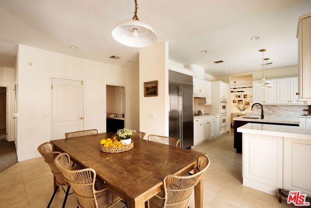 5150 Bellaire Avenue, Valley Village, CA 91607