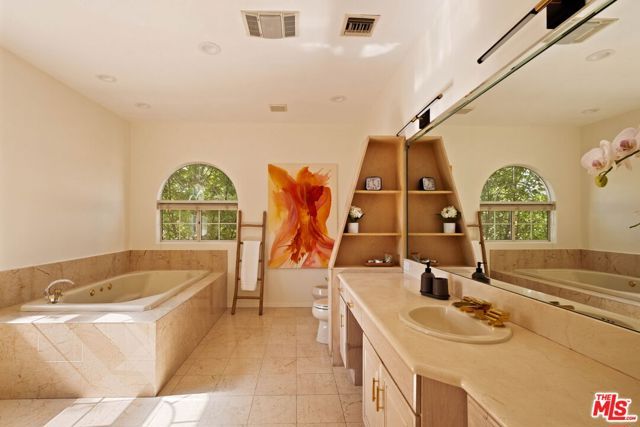 5150 Bellaire Avenue, Valley Village, CA 91607