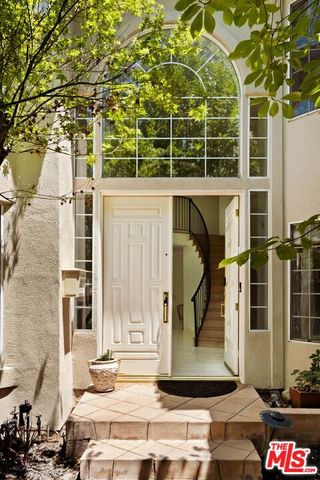 5150 Bellaire Avenue, Valley Village, CA 91607