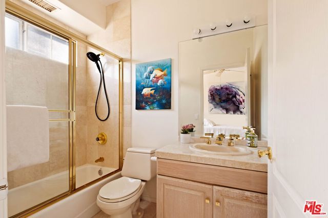 5150 Bellaire Avenue, Valley Village, CA 91607