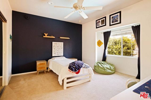 5150 Bellaire Avenue, Valley Village, CA 91607