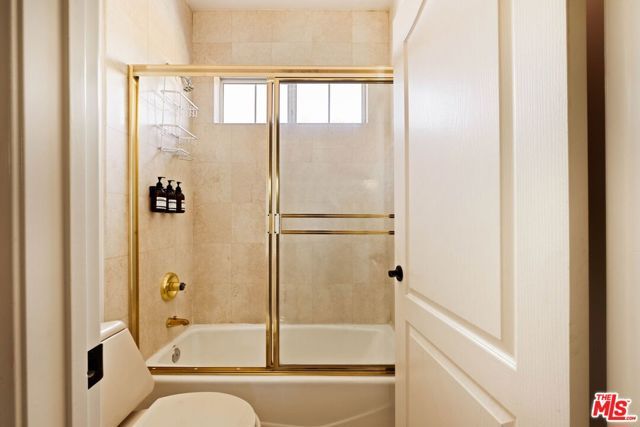 5150 Bellaire Avenue, Valley Village, CA 91607