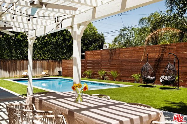 5150 Bellaire Avenue, Valley Village, CA 91607
