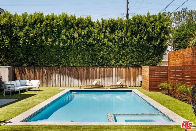 5150 Bellaire Avenue, Valley Village, CA 91607