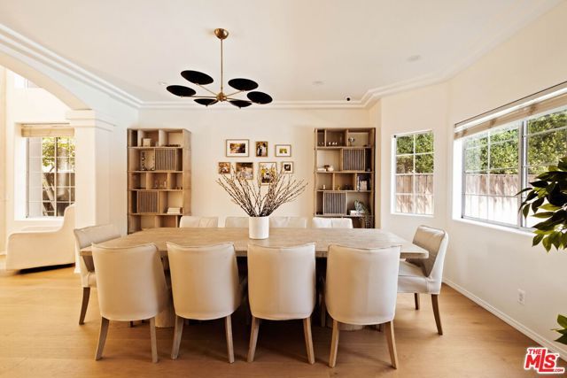 5150 Bellaire Avenue, Valley Village, CA 91607