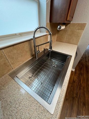 15810 cotton tail, San Antonio, TX 78255