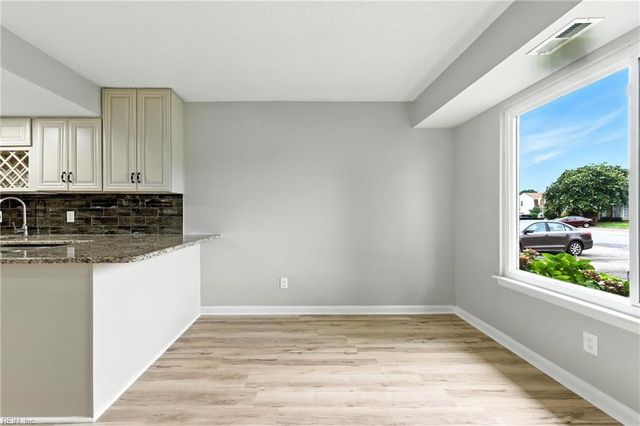 978 Smoke Tree Ln LN, Virginia Beach, VA 23452