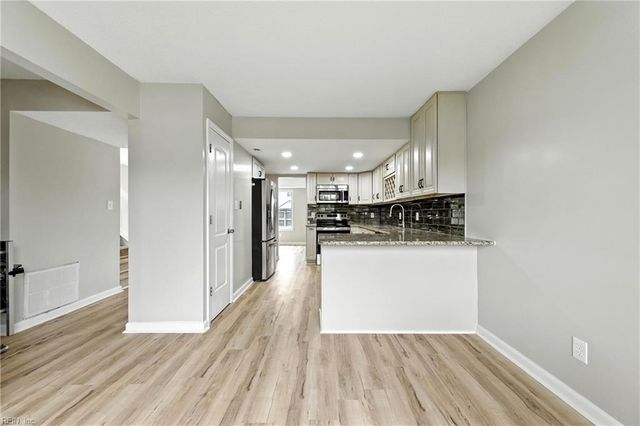 978 Smoke Tree Ln LN, Virginia Beach, VA 23452