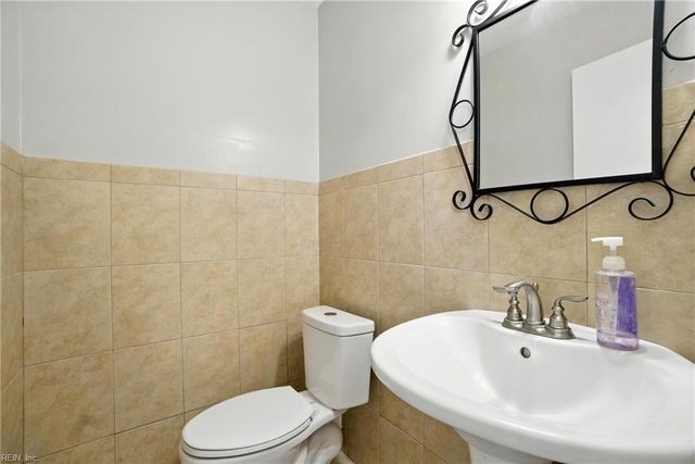 978 Smoke Tree Ln LN, Virginia Beach, VA 23452