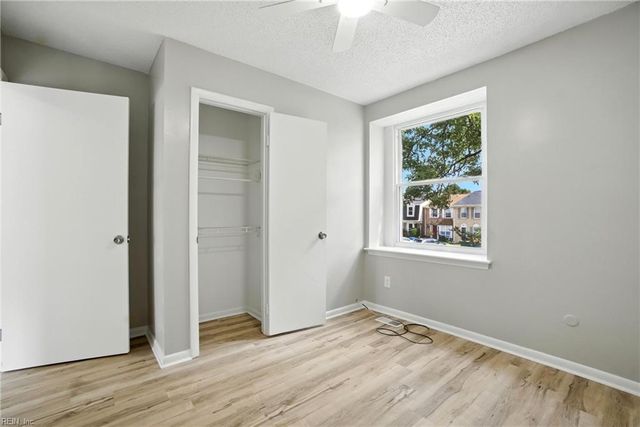 978 Smoke Tree Ln LN, Virginia Beach, VA 23452