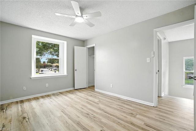 978 Smoke Tree Ln LN, Virginia Beach, VA 23452