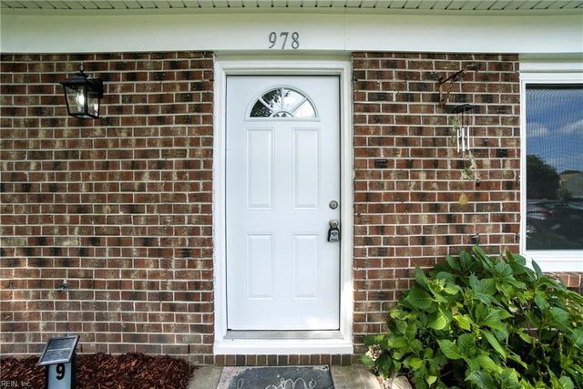 978 Smoke Tree Ln LN, Virginia Beach, VA 23452