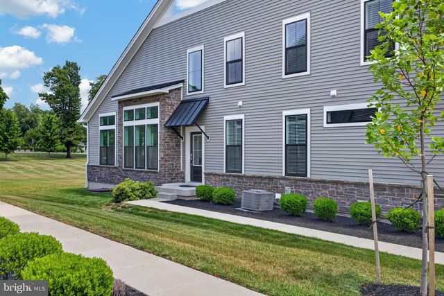9 UMBRELL DR, Eagleville, PA 19403